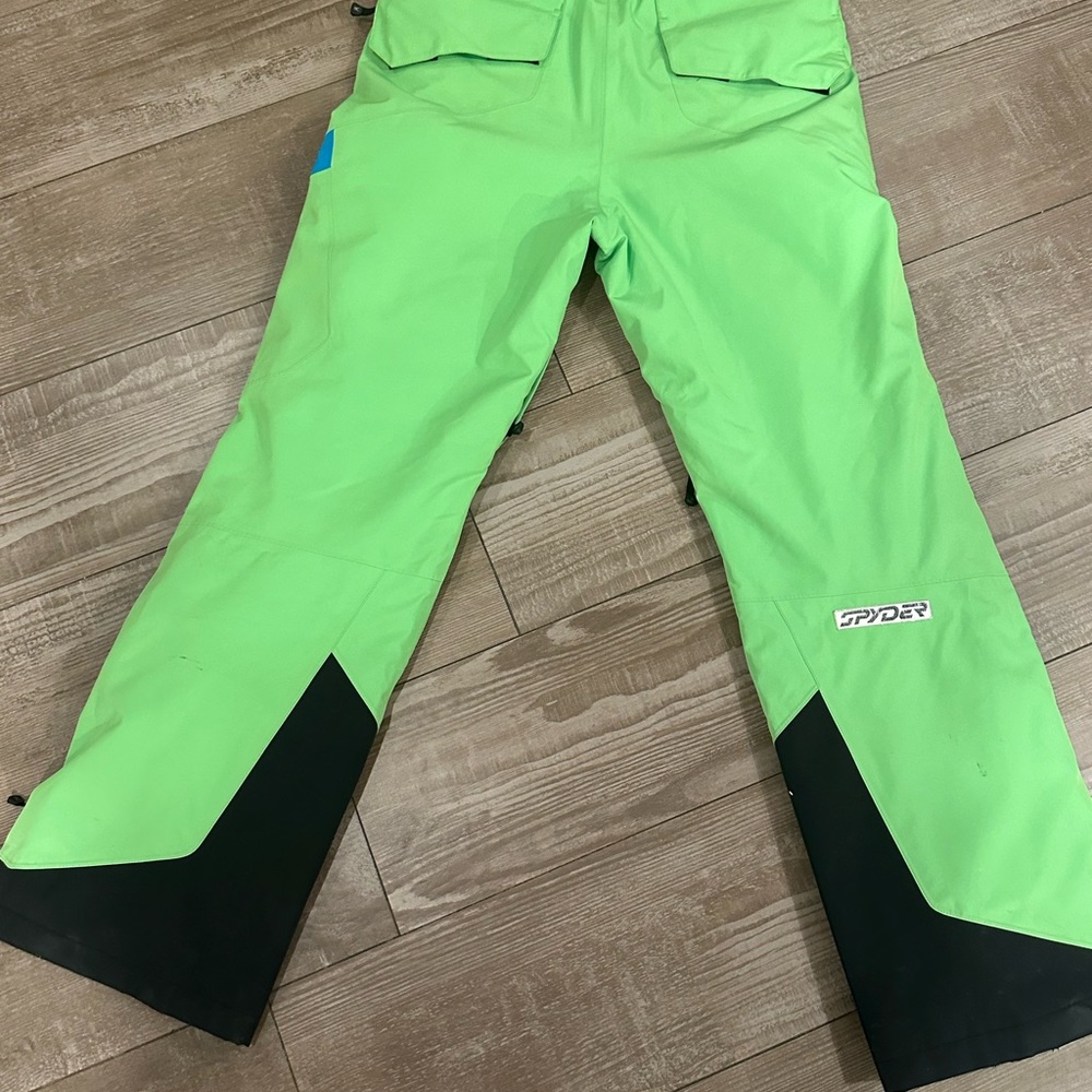 Men’s M 32 insulated ski or board pant. Like new barely used.